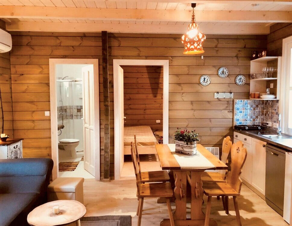 Thermal Village Cegléd nyaralóapartmanok tervezése rusztikus stílusban